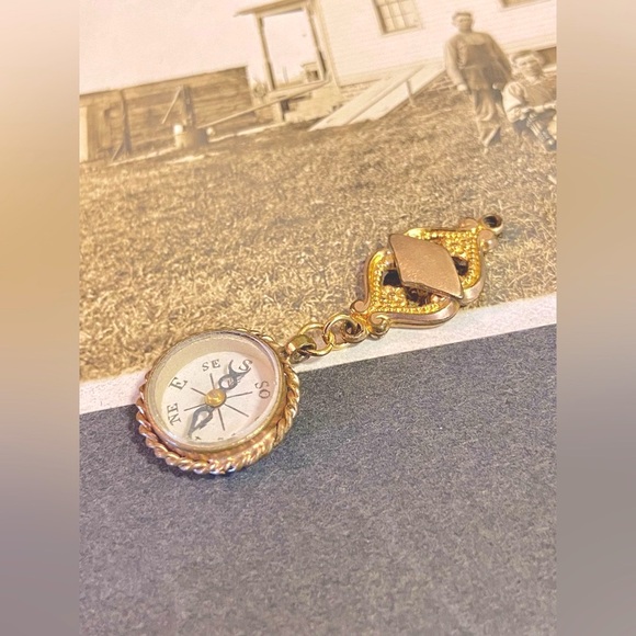 Vintage Gold Filled Floral Adorned Compass and Filagree Link Pendant Fob Charm - Picture 4 of 11